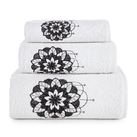 KOMPLET RĘCZNIKÓW 3 56 X 36 X 7 CM BIAŁY