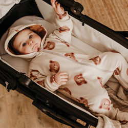 Kombinezon niemowlęcy dresowy brązowy dla chłopca Eevi Cars&Bears