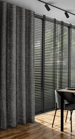 ZASŁONA GOTOWA TIFFANY 135 X 250 CM CZARNY