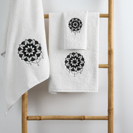 KOMPLET RĘCZNIKÓW 3 56 X 36 X 7 CM BIAŁY