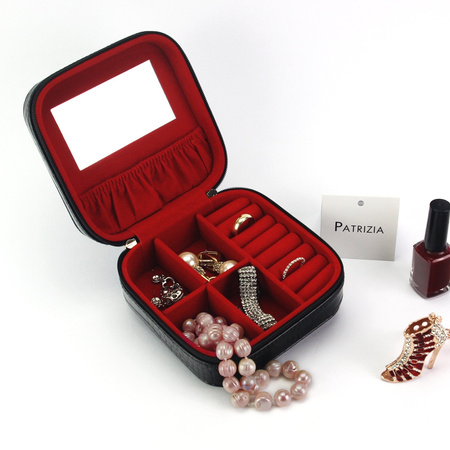 kuferek na biżuterię