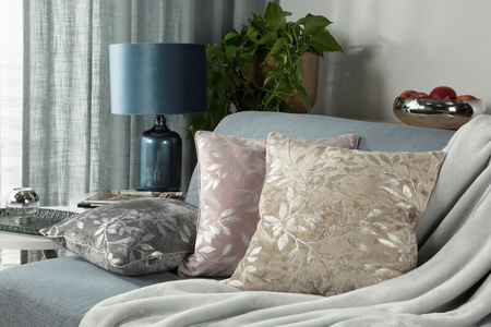 POSZEWKA VELVET 45 X 45 CM STALOWY